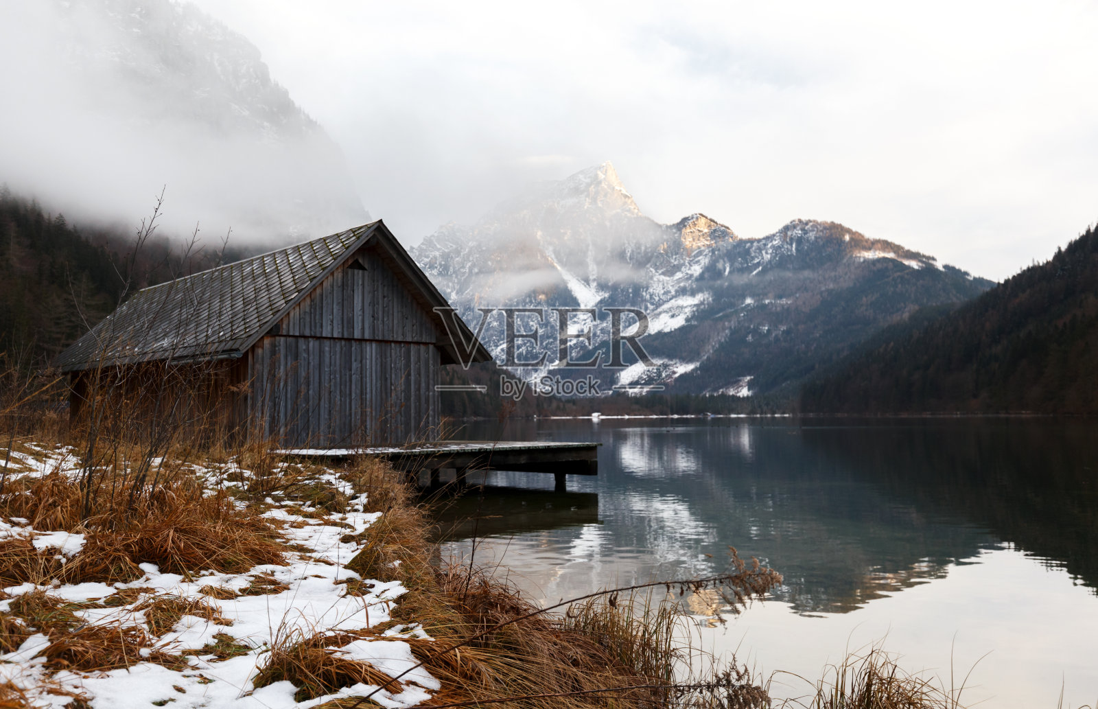 奥地利的利奥波德斯坦湖或青松石perl照片摄影图片