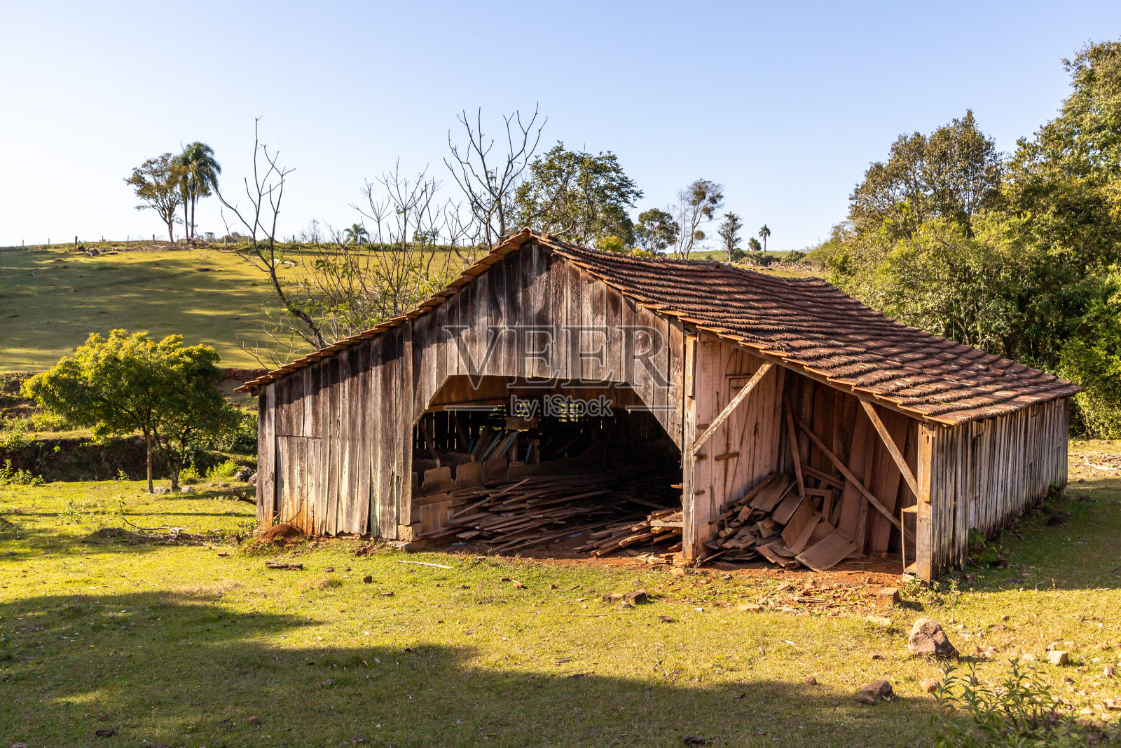 农场里的木谷仓照片摄影图片