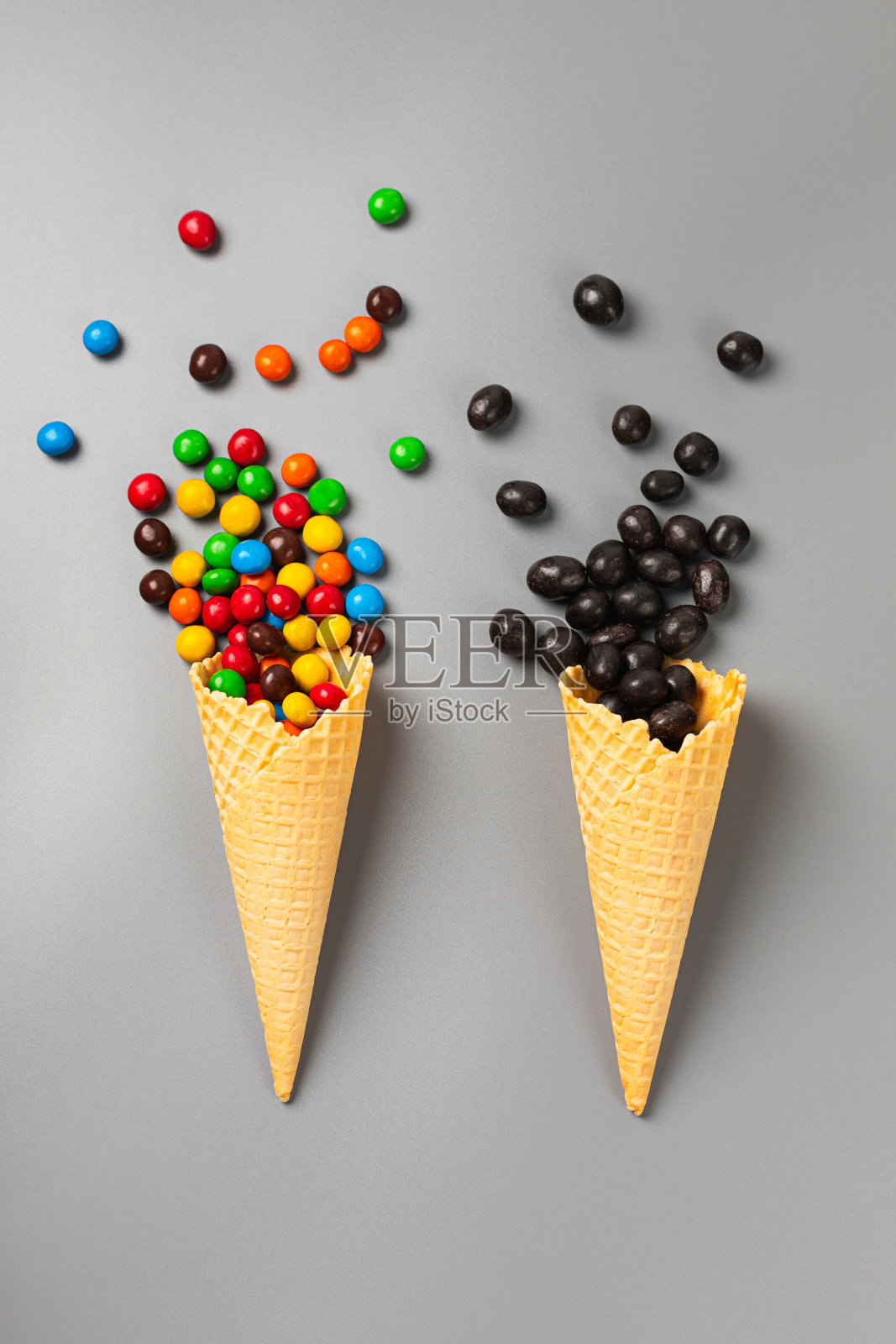 两个甜筒冰淇淋照片摄影图片