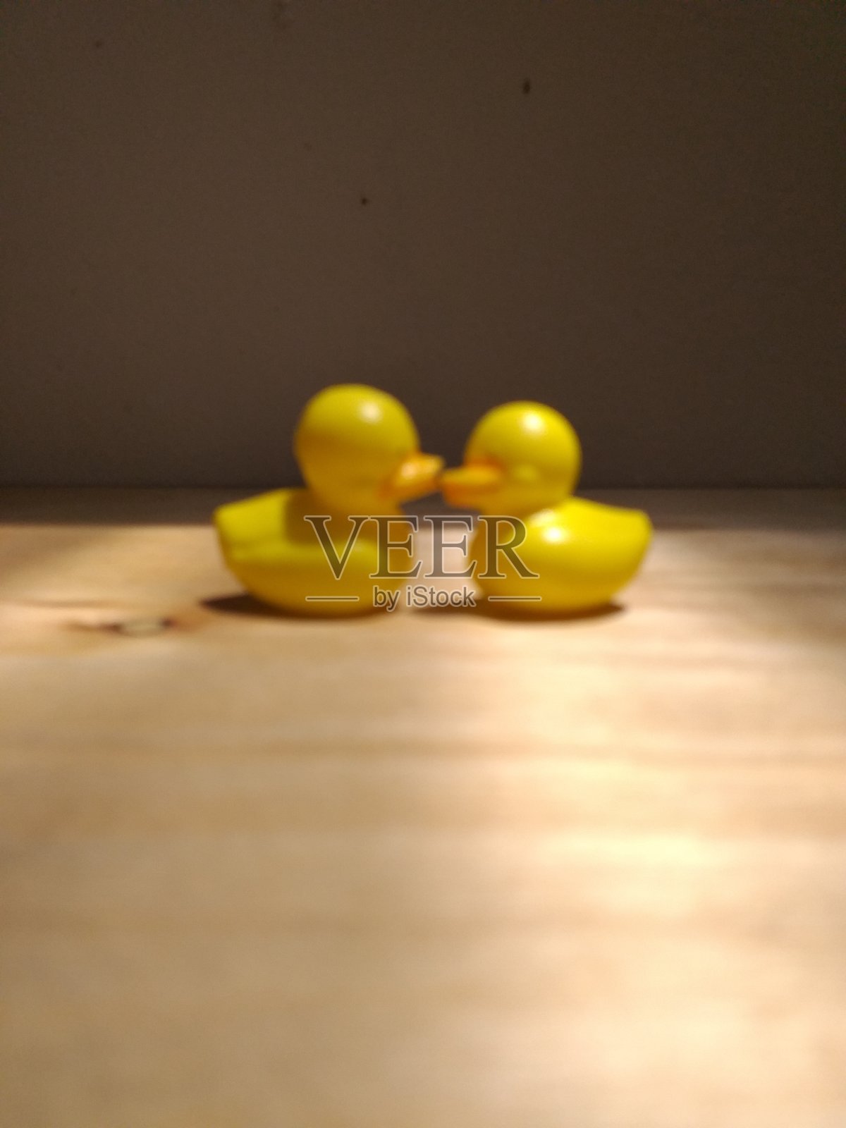 玩具鸭子照片摄影图片