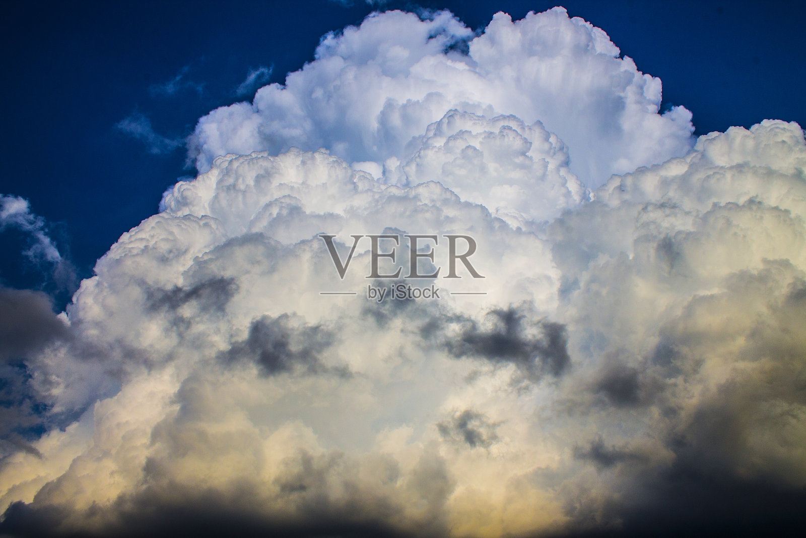 暴风雨天气照片摄影图片