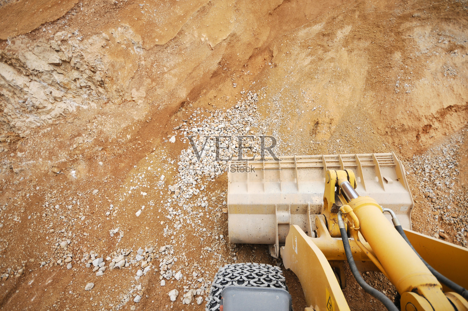 挖土机装填土照片摄影图片