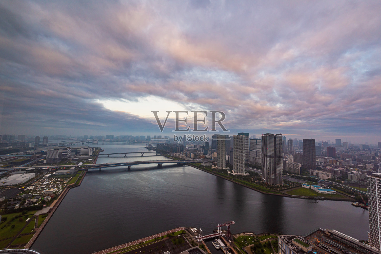 日本东京城市天际线。照片摄影图片