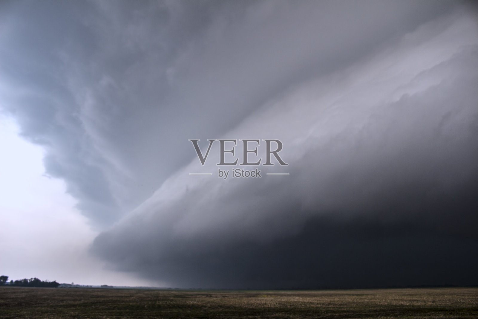 单体风暴照片摄影图片