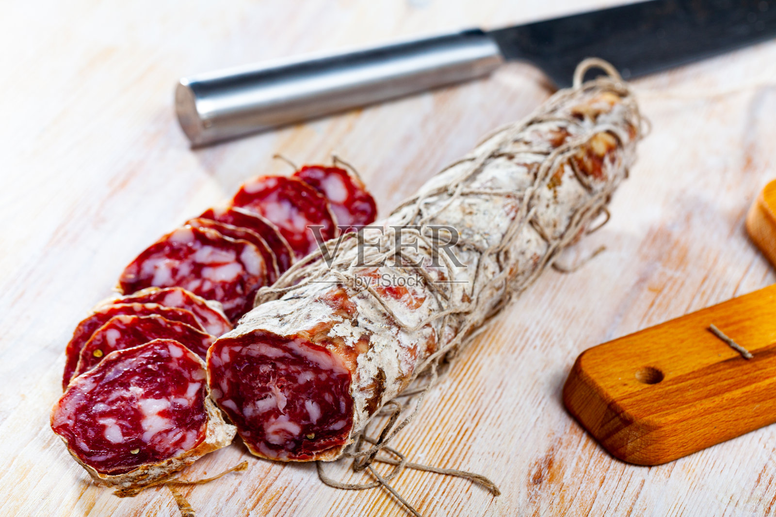 意大利干腌腊肠照片摄影图片