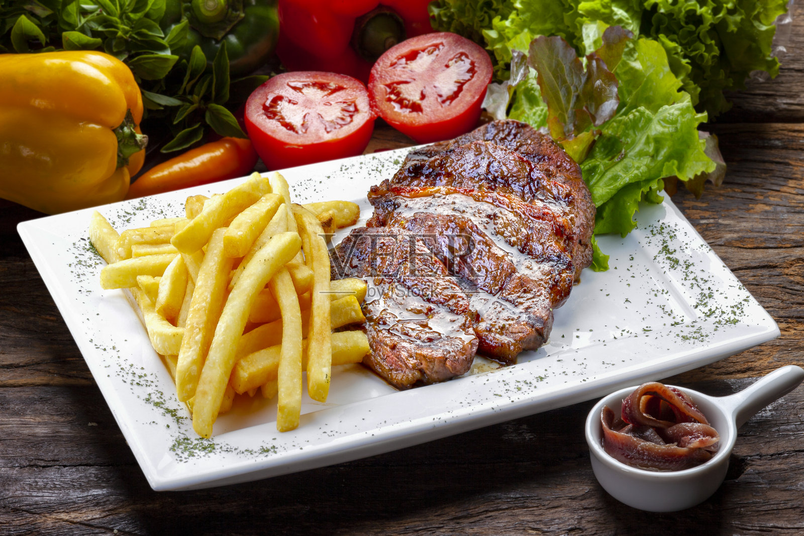 炸薯条配牛排照片摄影图片