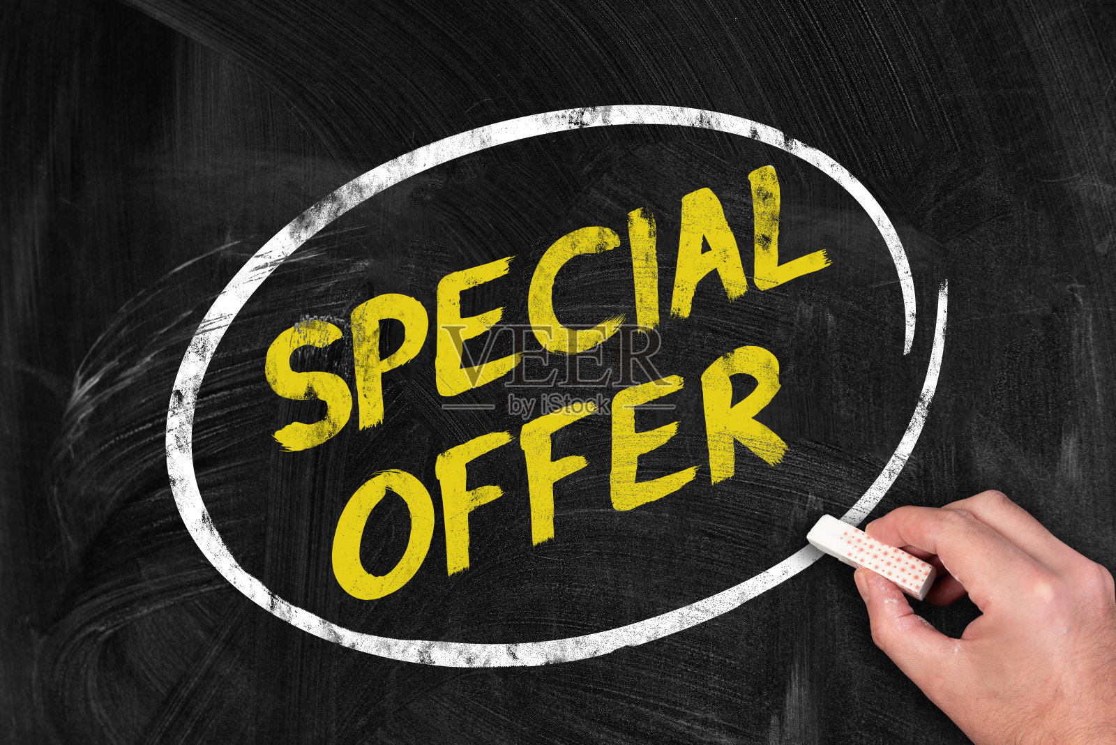 黑板上写着特别优惠照片摄影图片