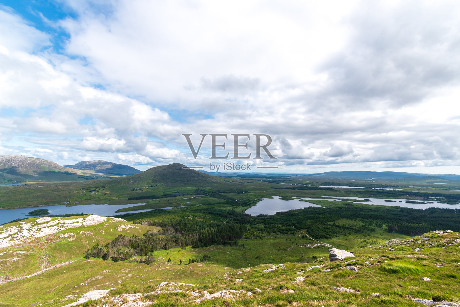 从德里克莱尔山顶俯瞰德里克莱尔自然保护区。照片摄影图片