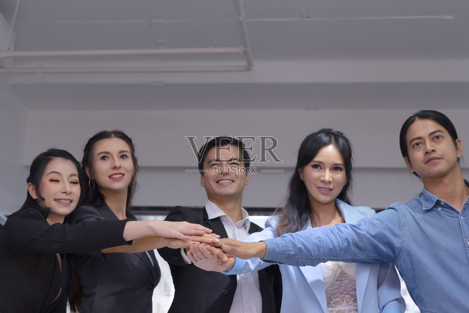 多样化的业务团队。照片摄影图片