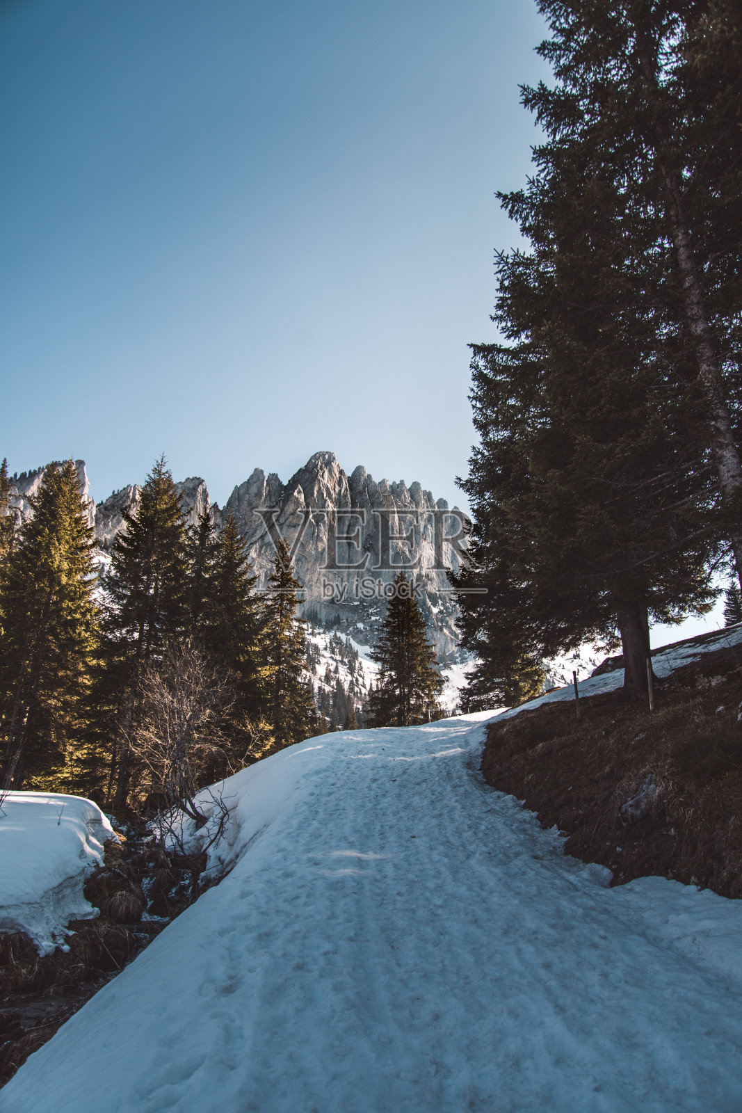 日落时分的瑞士山照片摄影图片