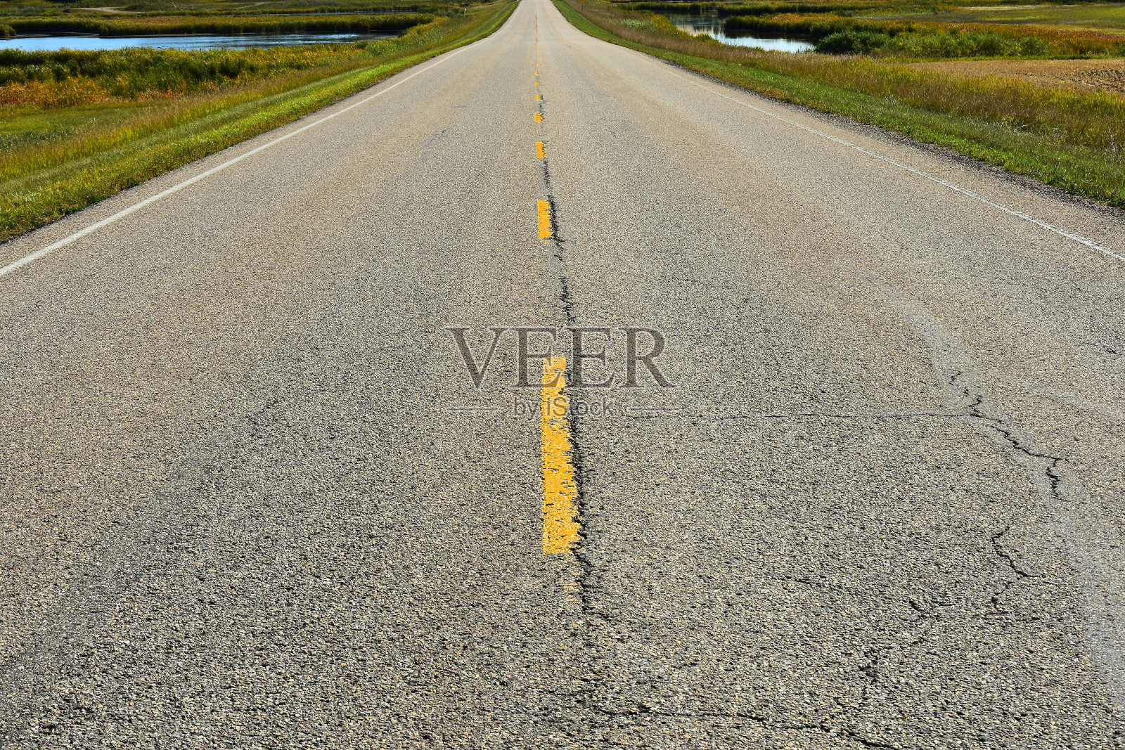 旧农村公路照片摄影图片