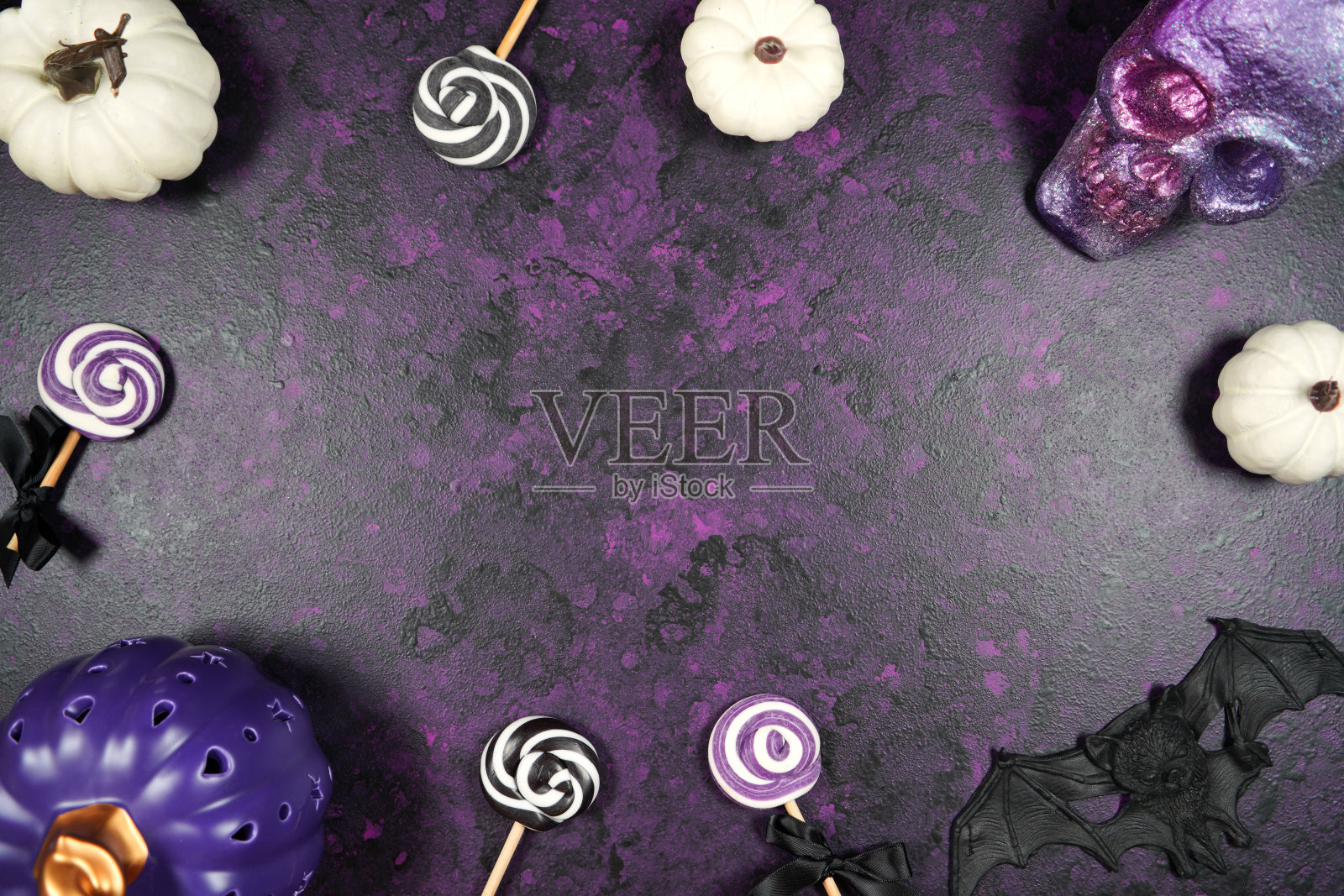 万圣节主题博客英雄头部与白色骷髅和南瓜照片摄影图片