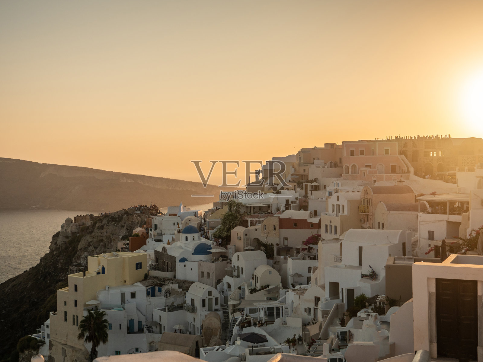 日落时的伊亚镇照片摄影图片