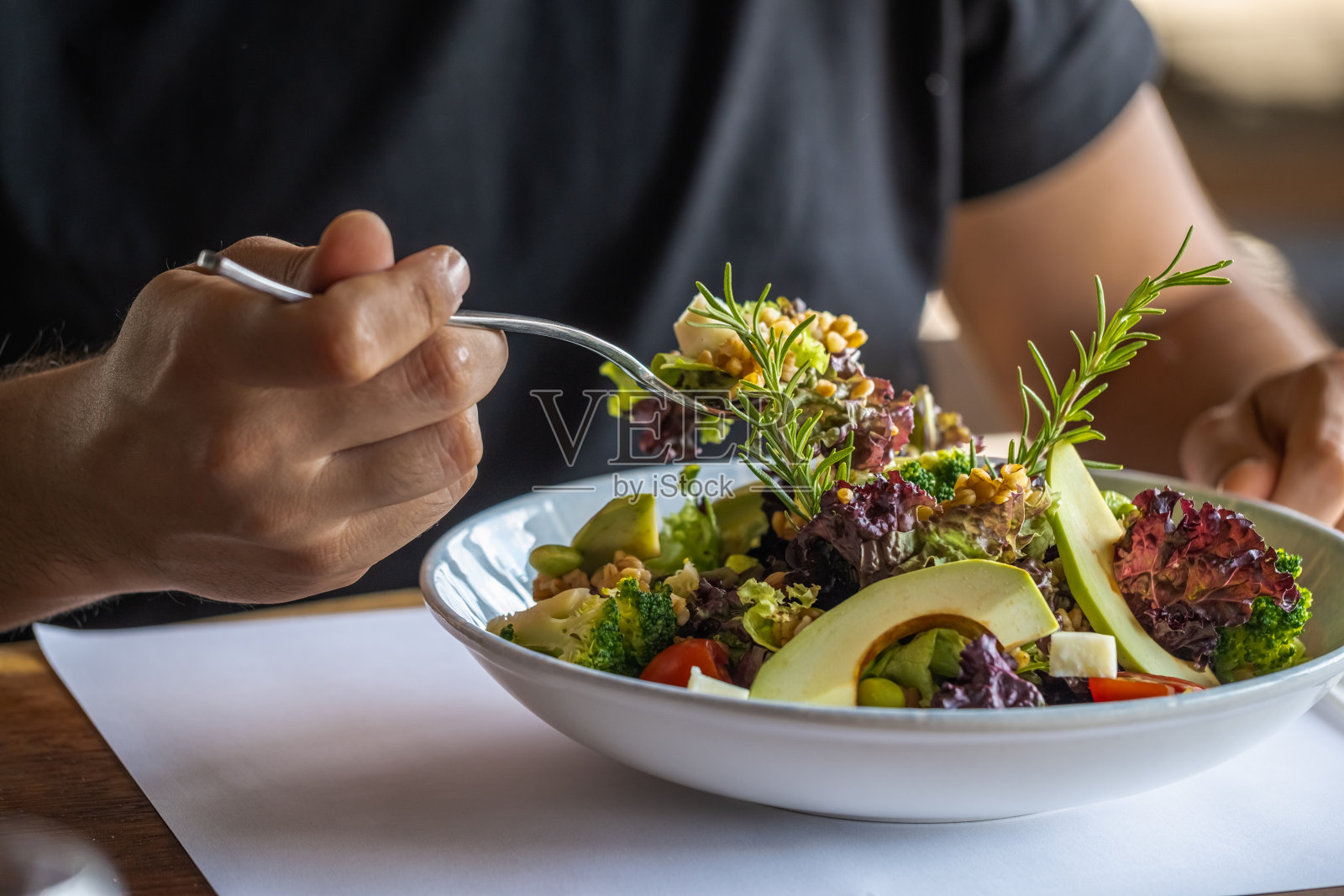 鳄梨沙拉照片摄影图片
