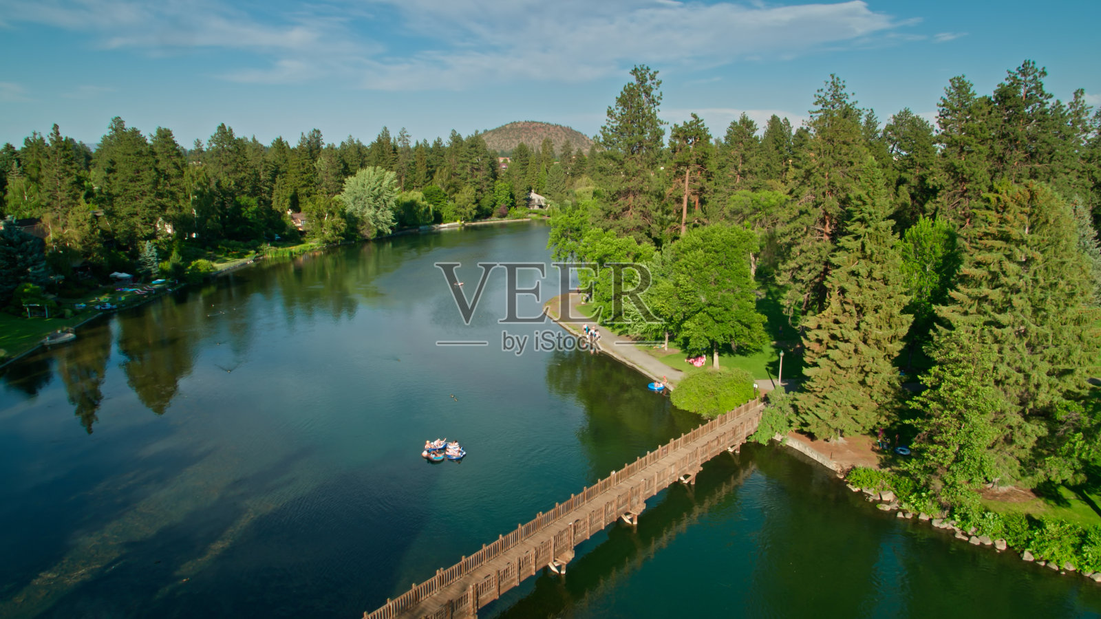 俄勒冈州本德宁静的夏日午后照片摄影图片