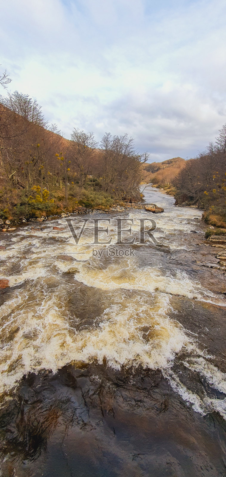 湍急的河照片摄影图片
