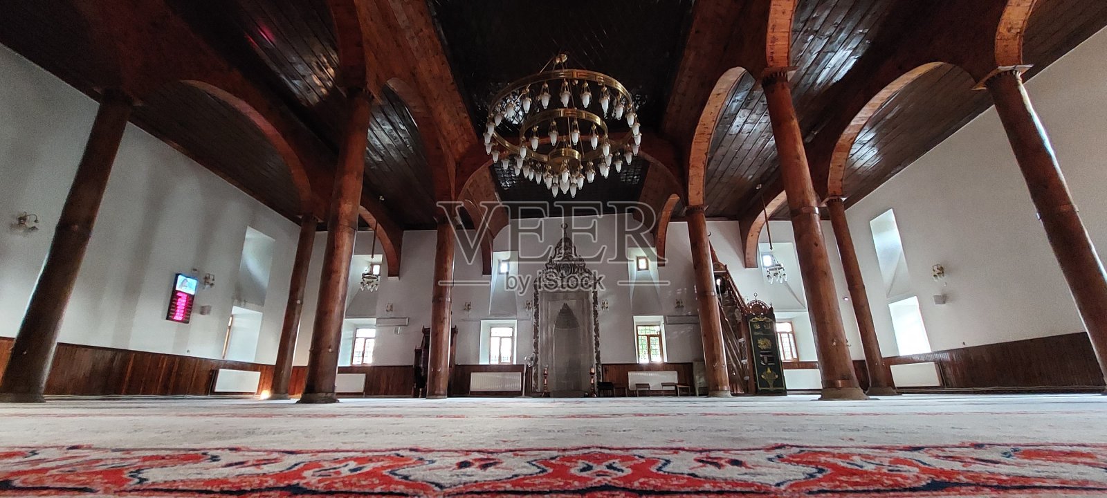 塞尔柱国家清真寺建筑实例。土耳其Erzincan Kemah Gülabibey清真寺内部和外部景色照片摄影图片