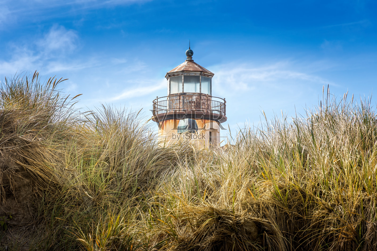 历史悠久的科奎尔河灯塔，美国俄勒冈州Bandon照片摄影图片