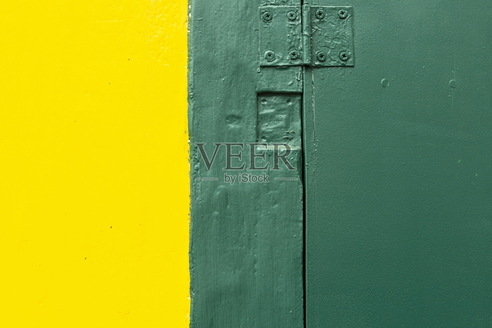 对称的几何图案和对比色组成的前墙房子照片摄影图片