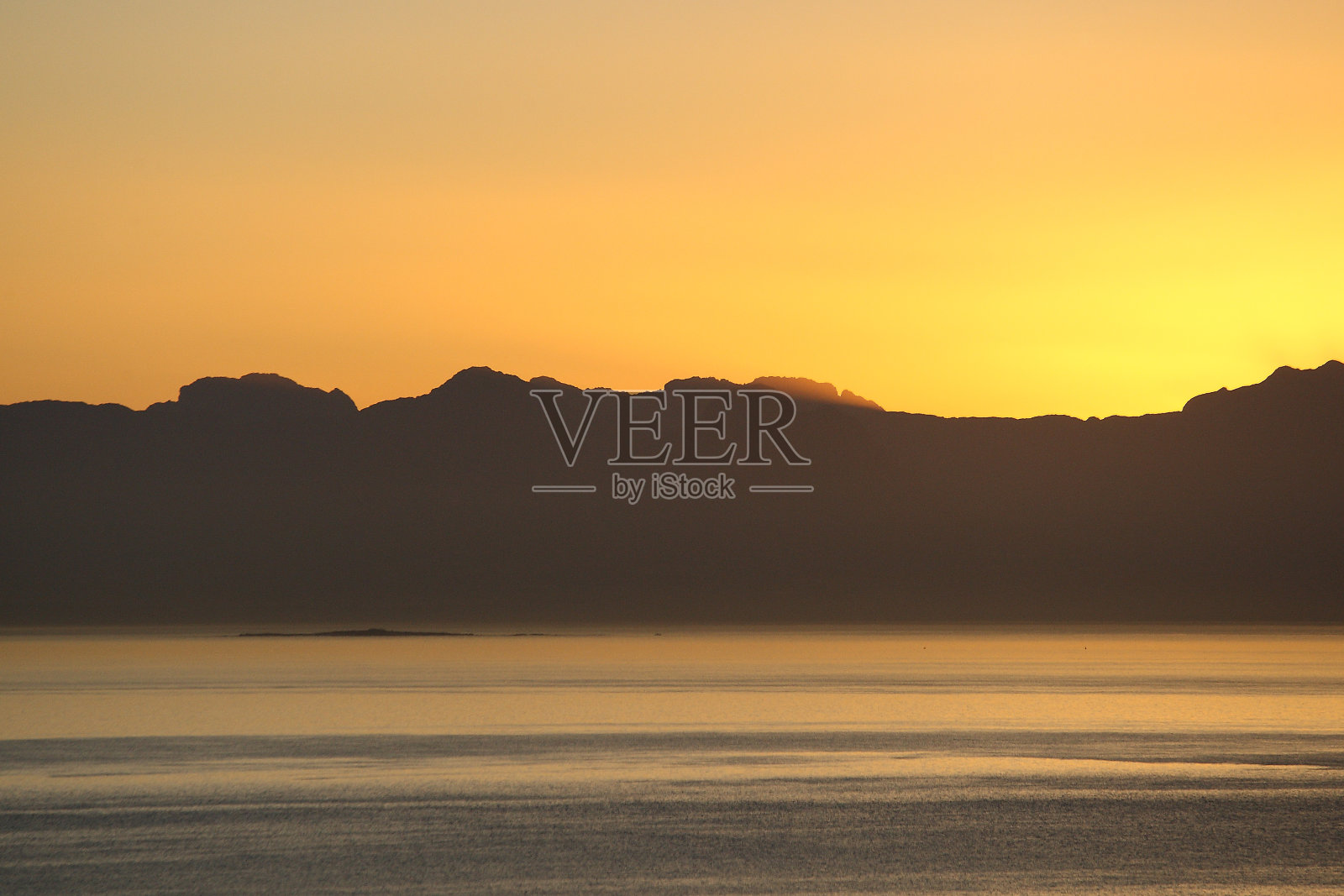 南非福斯湾海豹岛的日出照片摄影图片