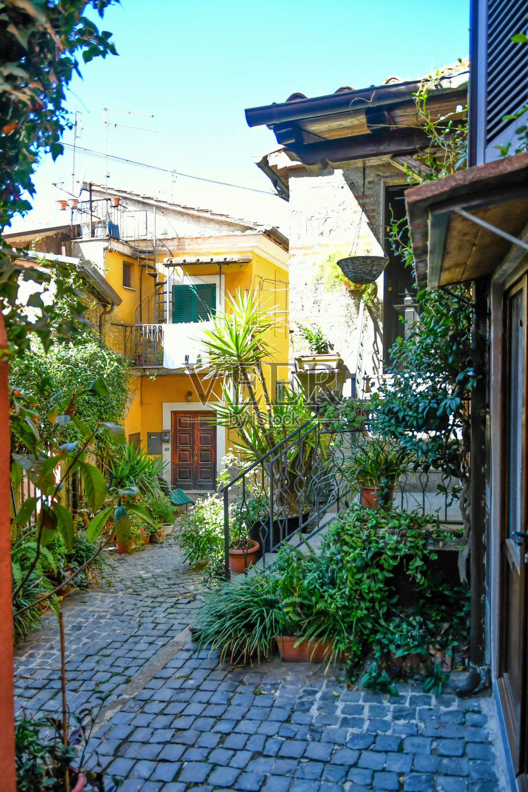 意大利的内米村。照片摄影图片