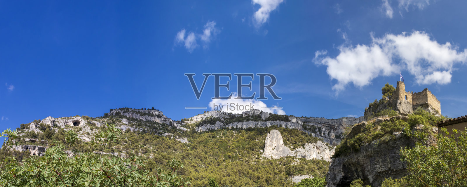 普罗旺斯伏克吕兹方丹的卡瓦永主教城堡的废墟;法国照片摄影图片