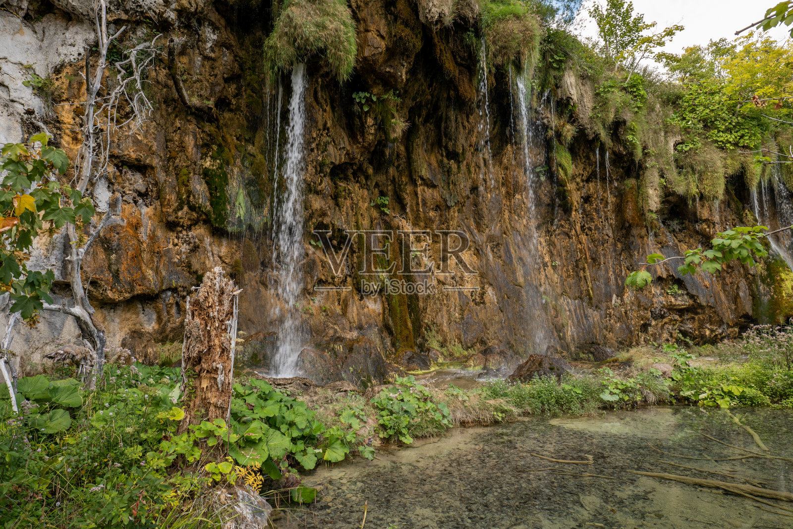 克罗地亚普利特维采国家公园的壮观瀑布照片摄影图片
