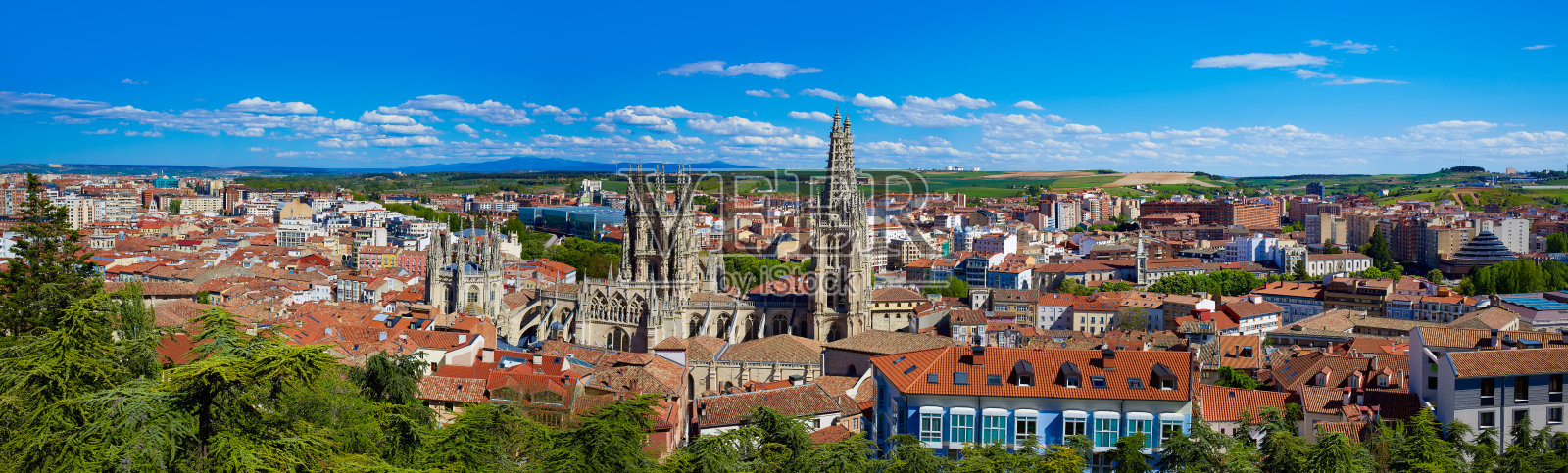 布尔戈斯鸟瞰天际线与大教堂在西班牙。卡米诺·德·圣地亚哥照片摄影图片