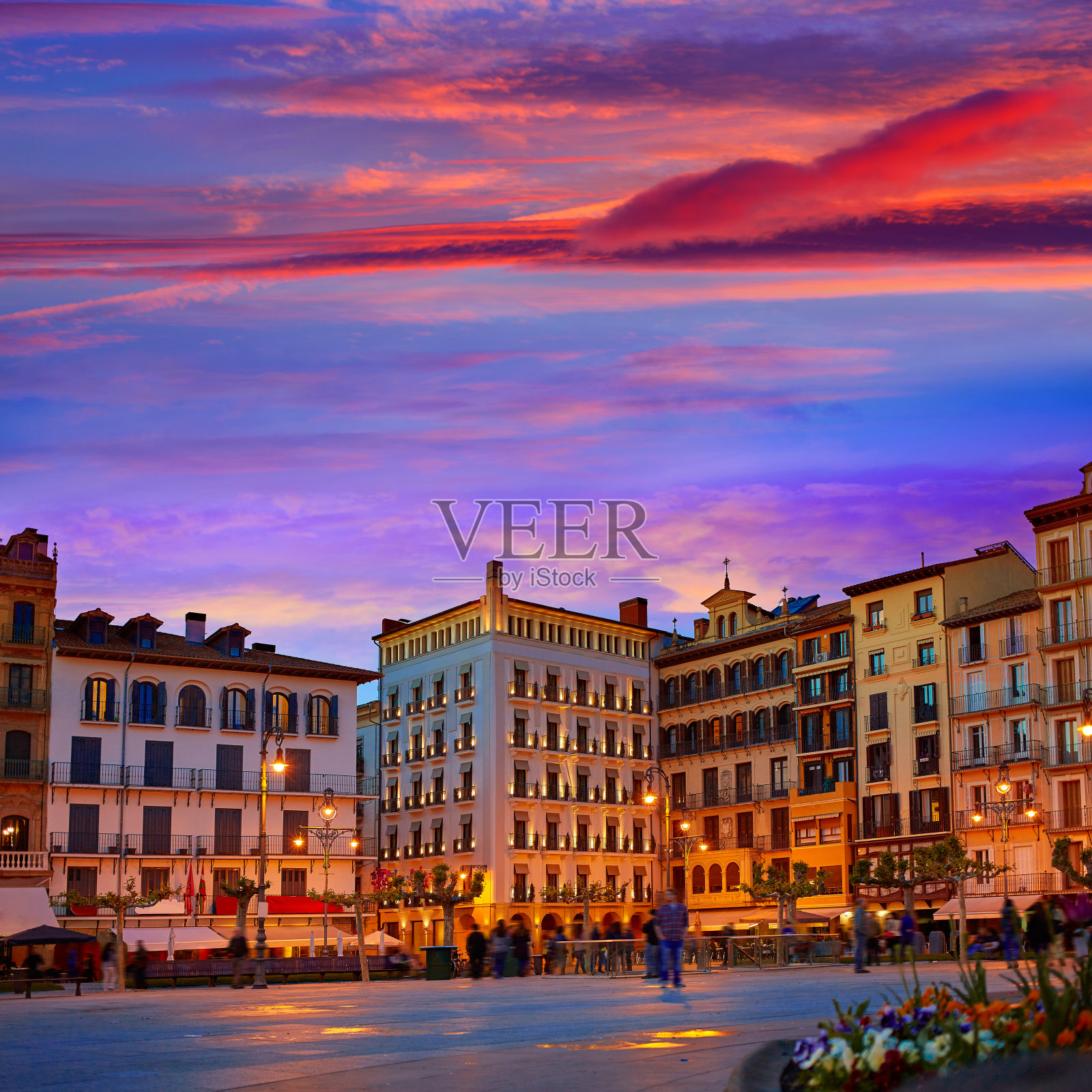 潘普洛纳纳瓦拉西班牙卡斯蒂略广场。圣地亚哥之路照片摄影图片