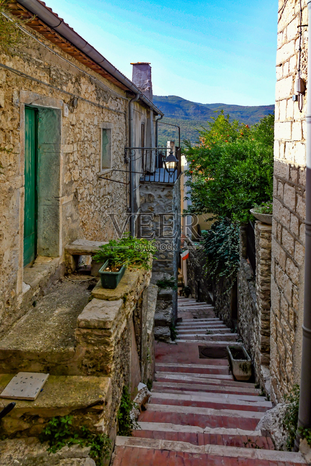 意大利的蒙特罗多尼镇。照片摄影图片