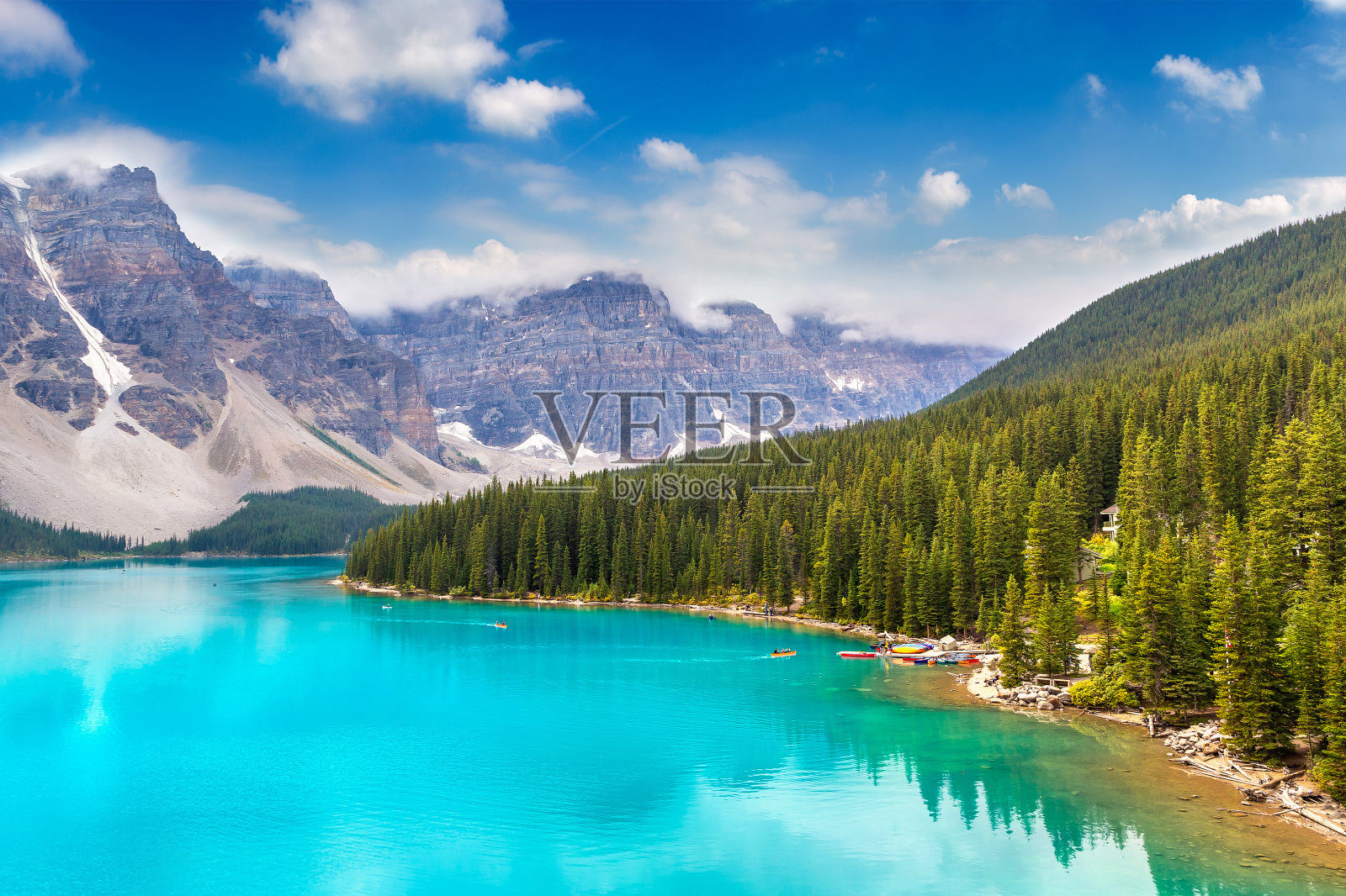 班夫国家公园的冰碛湖照片摄影图片