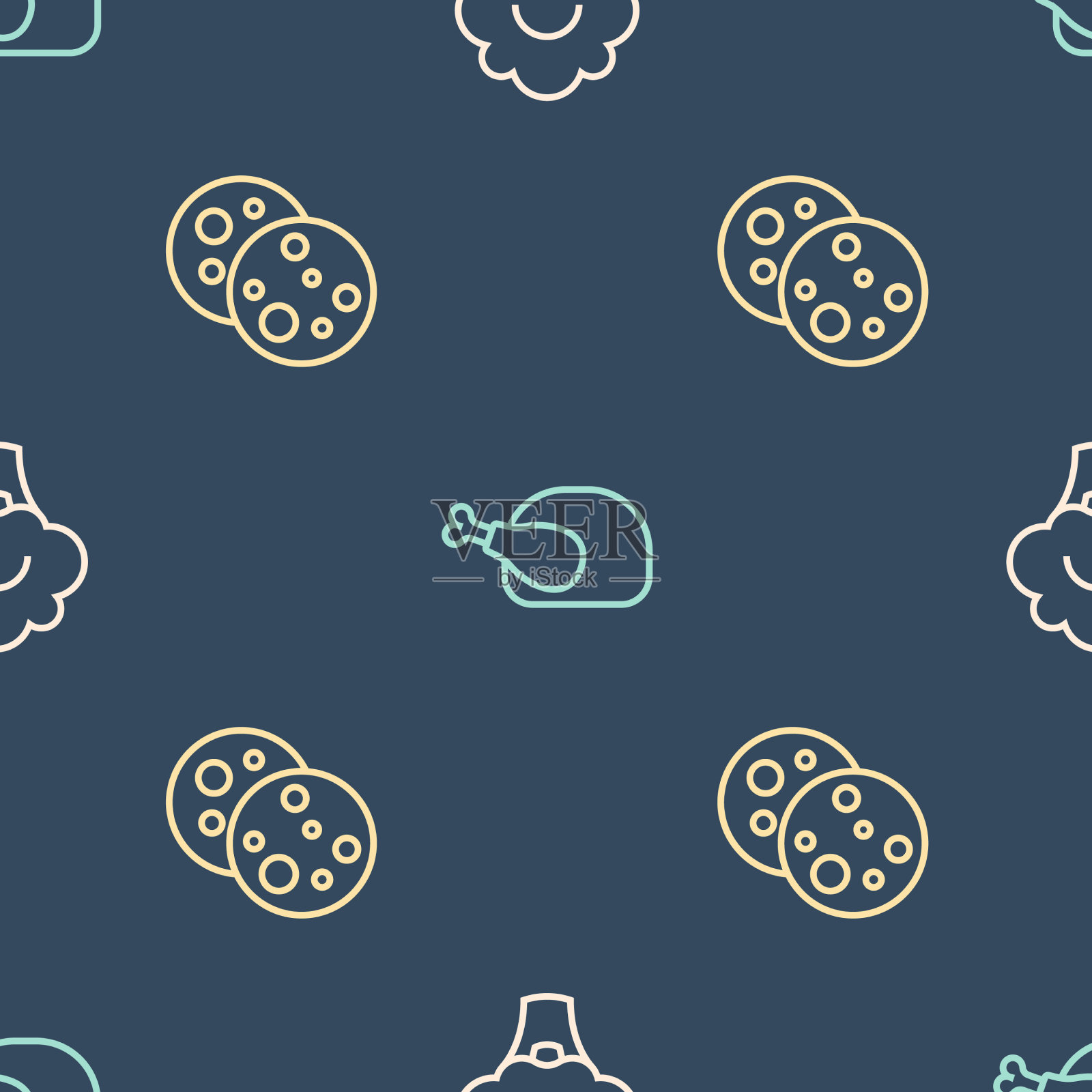 在西兰花饼干上放上巧克力和图标素材