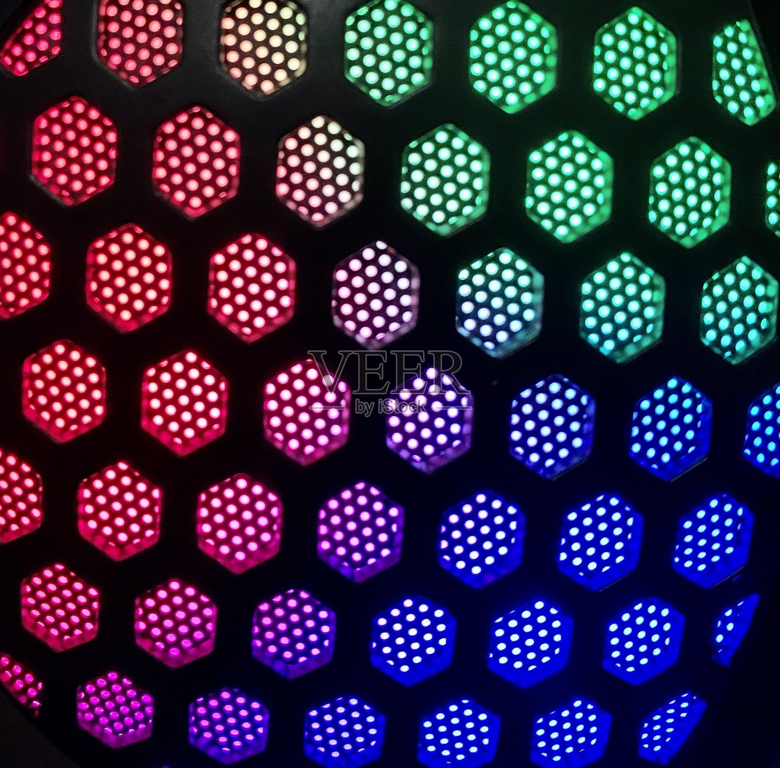 彩色的灯光和彩色的游戏耳机照片摄影图片