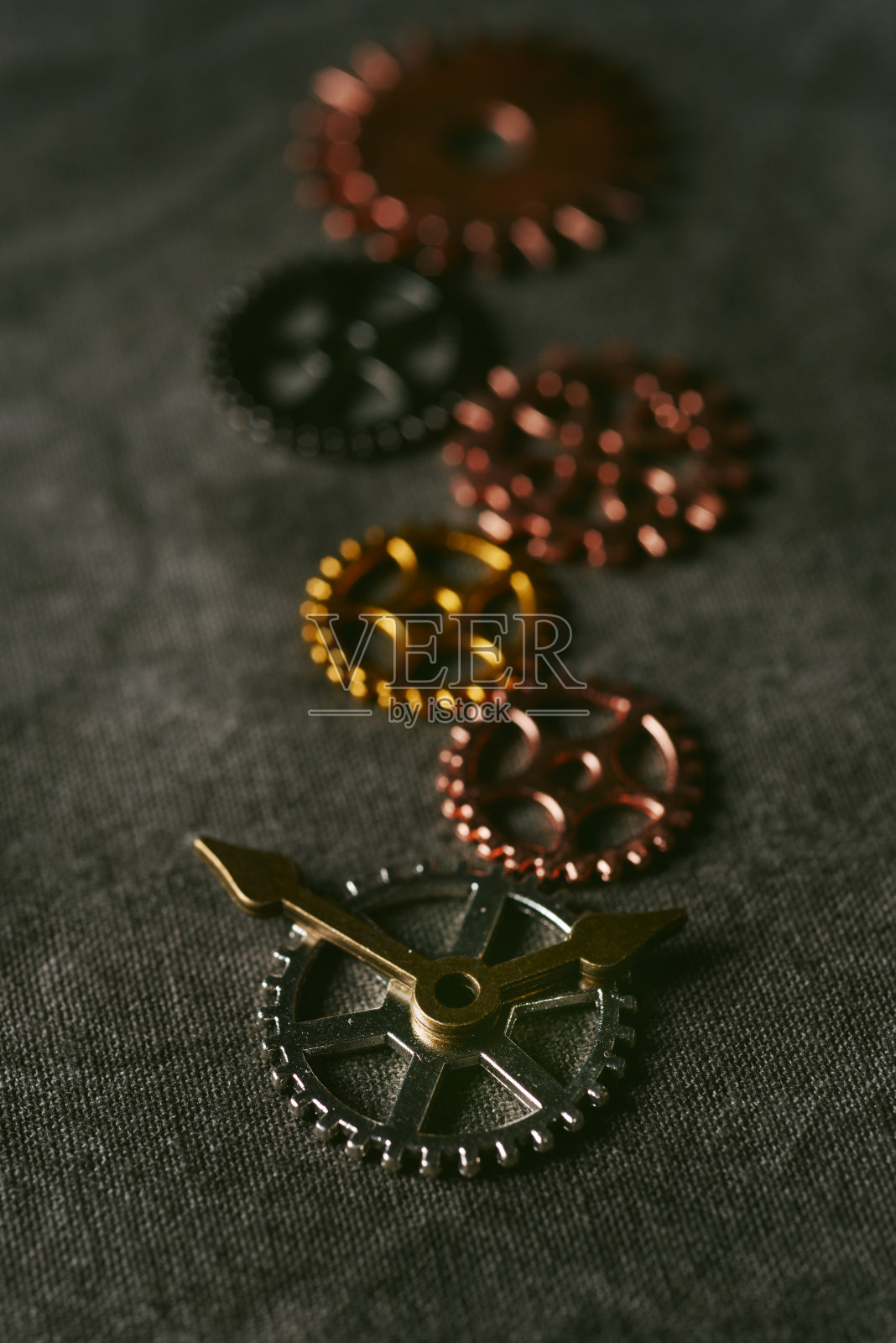 时钟指针和齿轮照片摄影图片