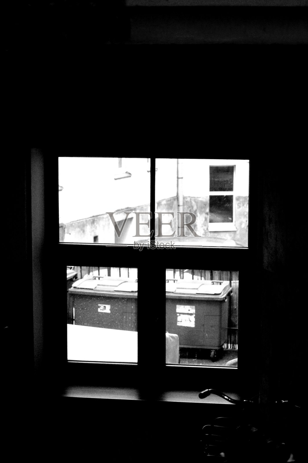 现代住宅的窗户照片摄影图片