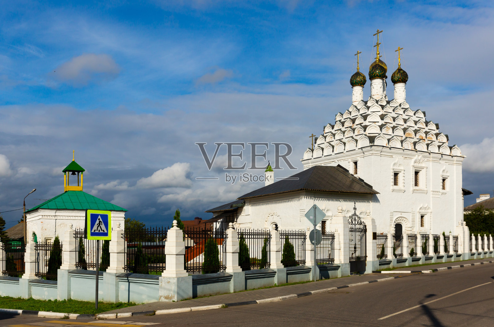 科洛姆纳波萨德最美丽的教堂之一是波萨德的圣尼古拉斯教堂。储存区。俄罗斯照片摄影图片
