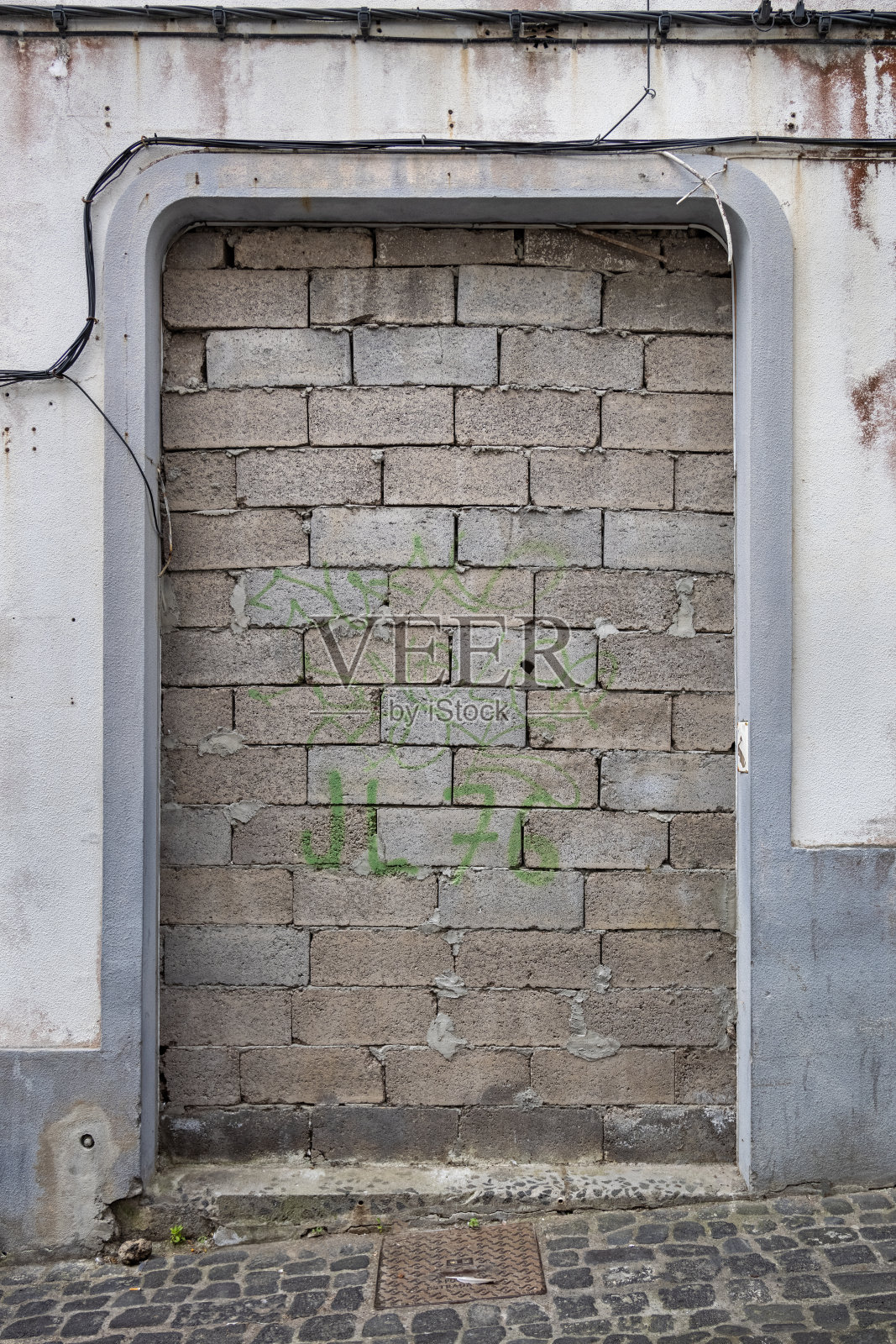 堵住了门口照片摄影图片