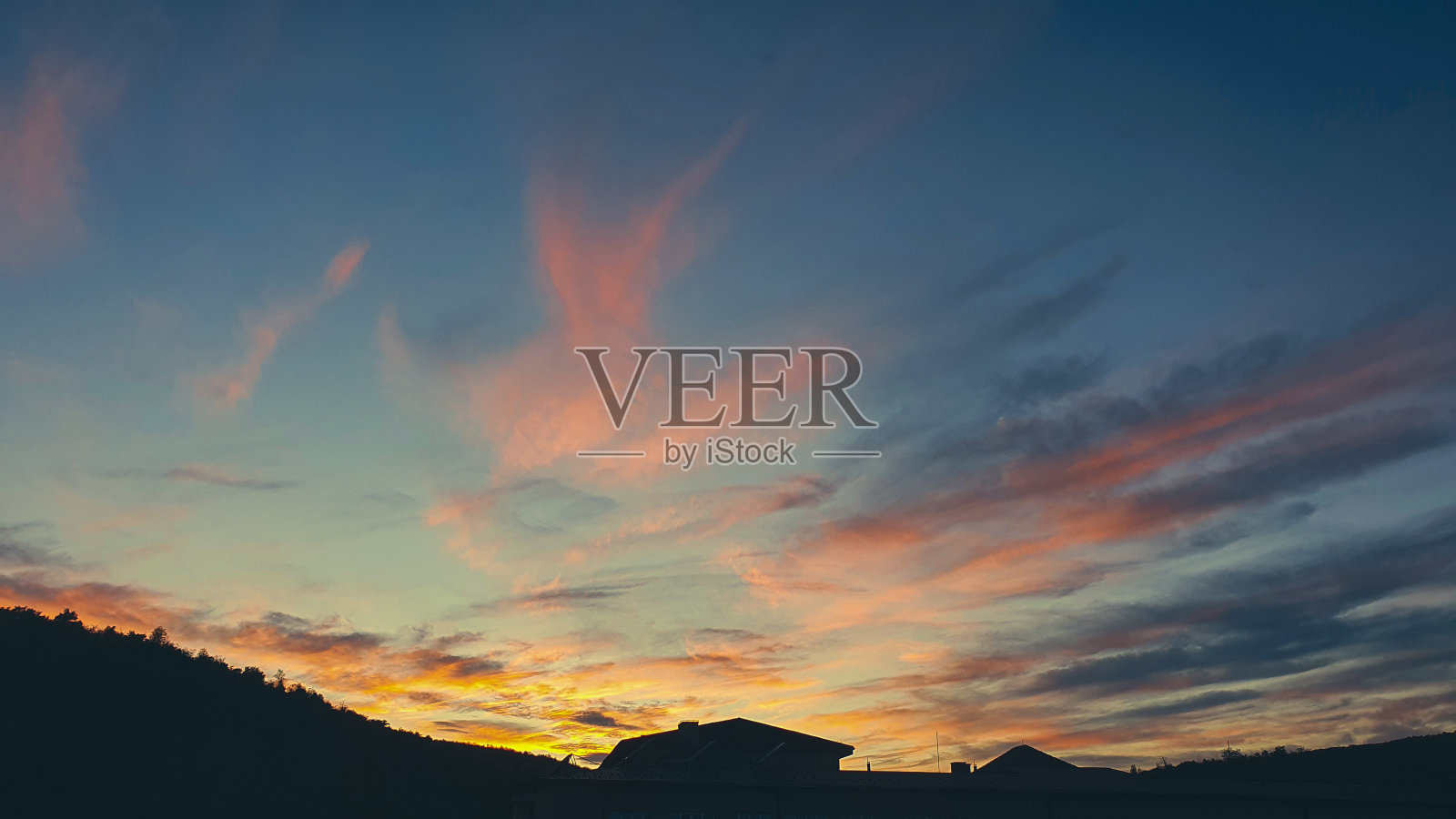 天际线如此色彩斑斓照片摄影图片