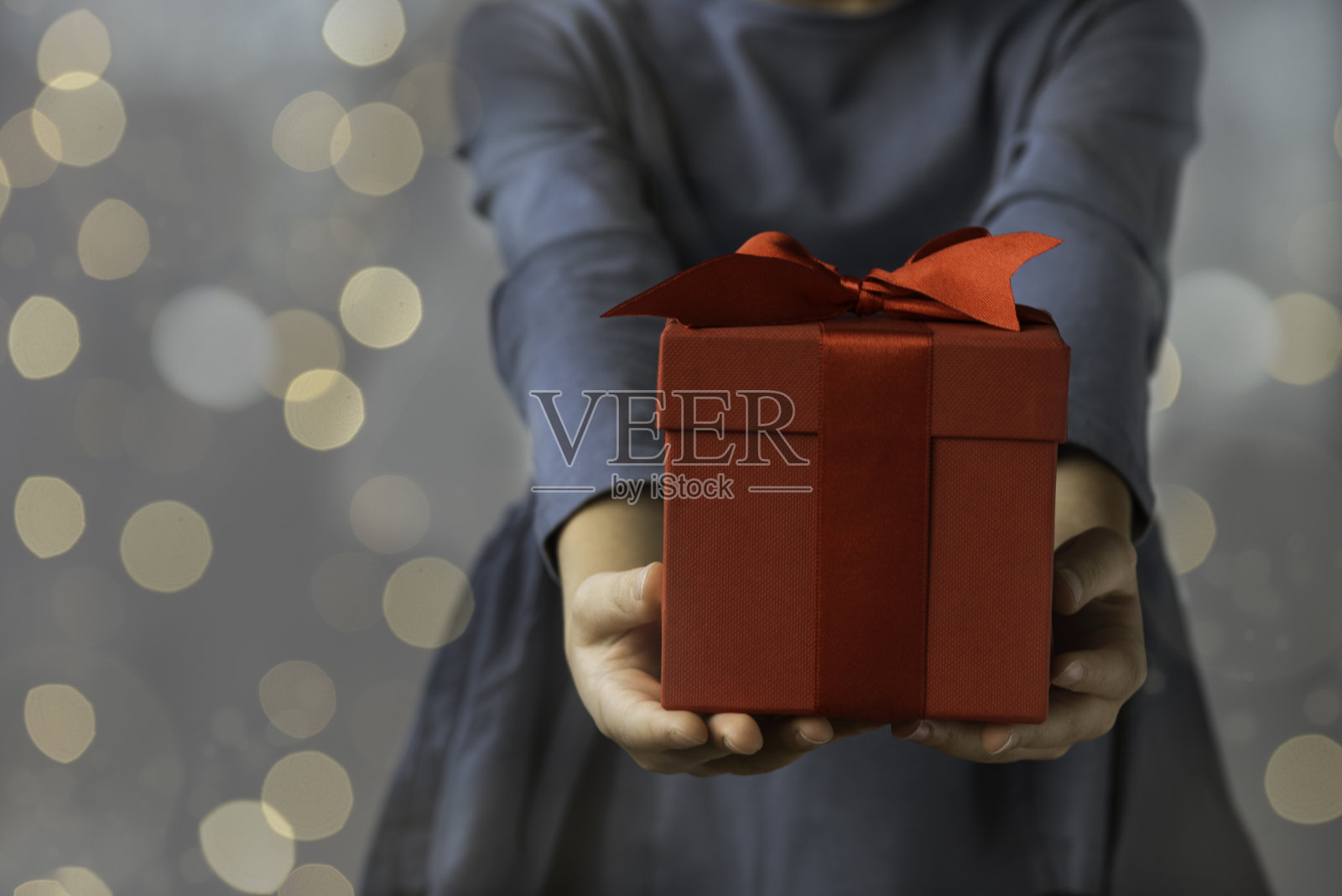 给礼物盒照片摄影图片