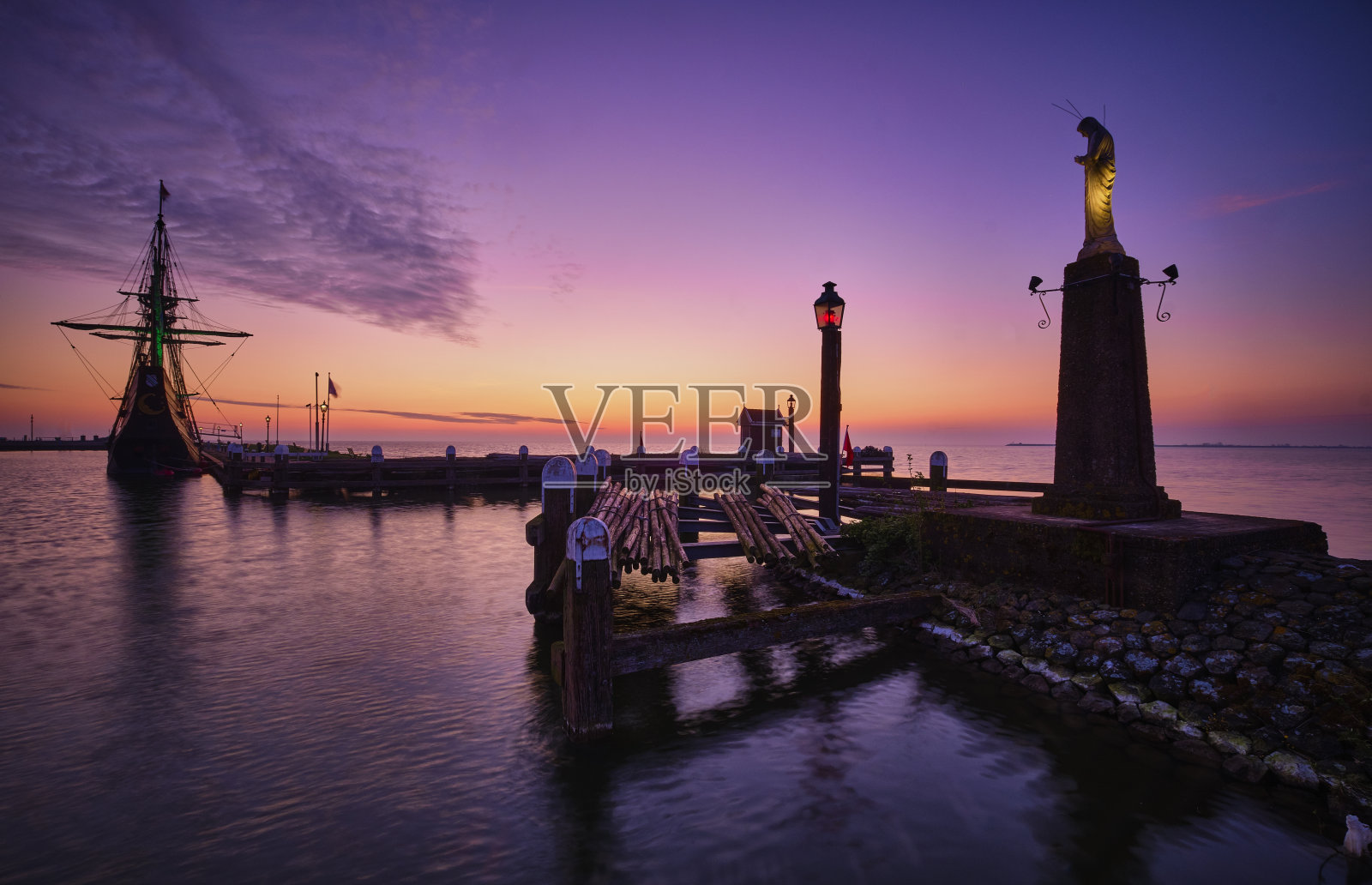 Volendam在日出照片摄影图片