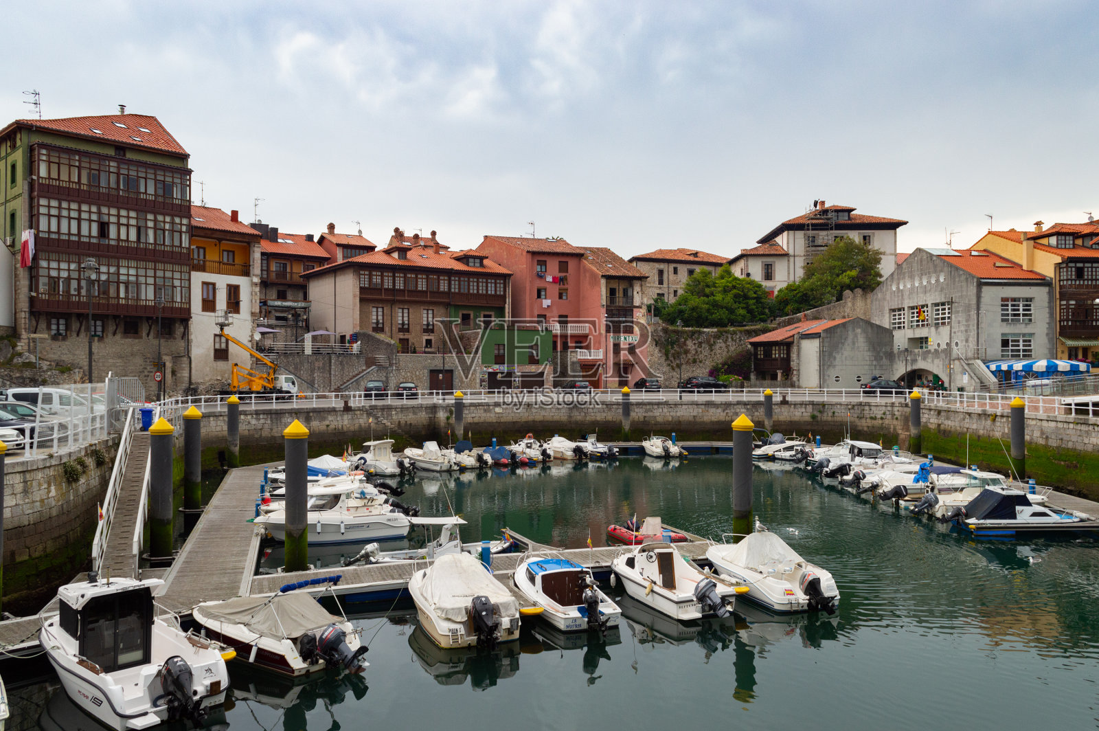 莲恩港。照片摄影图片