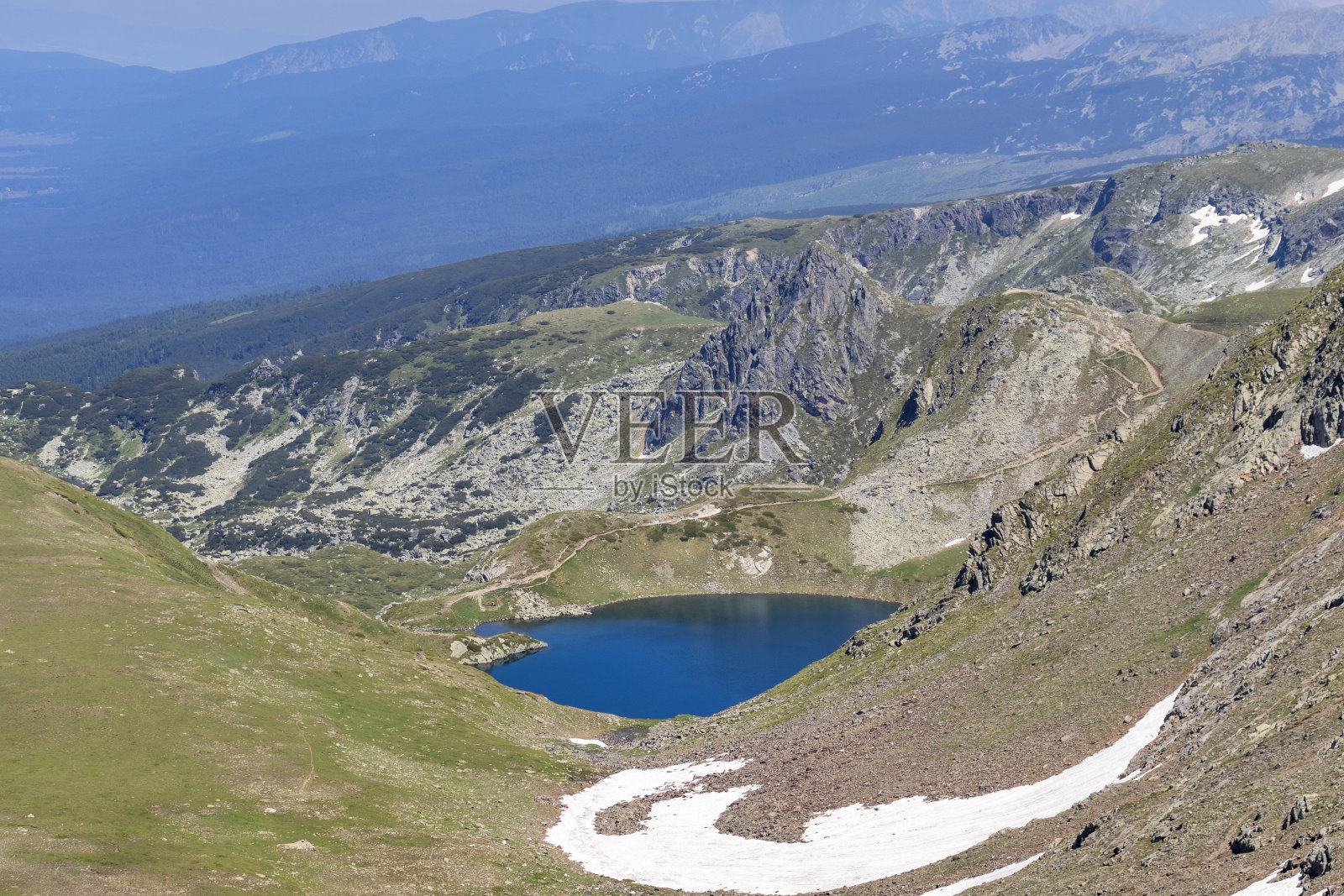 七瑞拉湖景观，瑞拉山，保加利亚照片摄影图片