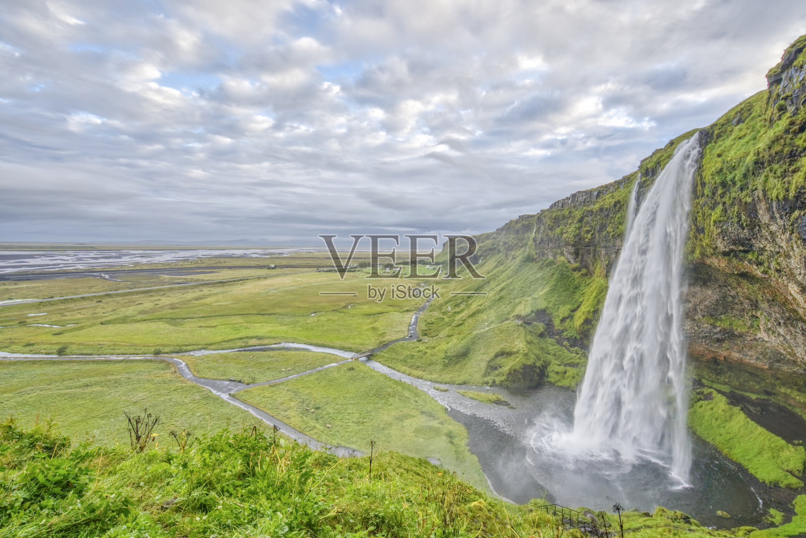Seljalandsfoss瀑布位于欧洲美丽独特的岛国冰岛照片摄影图片