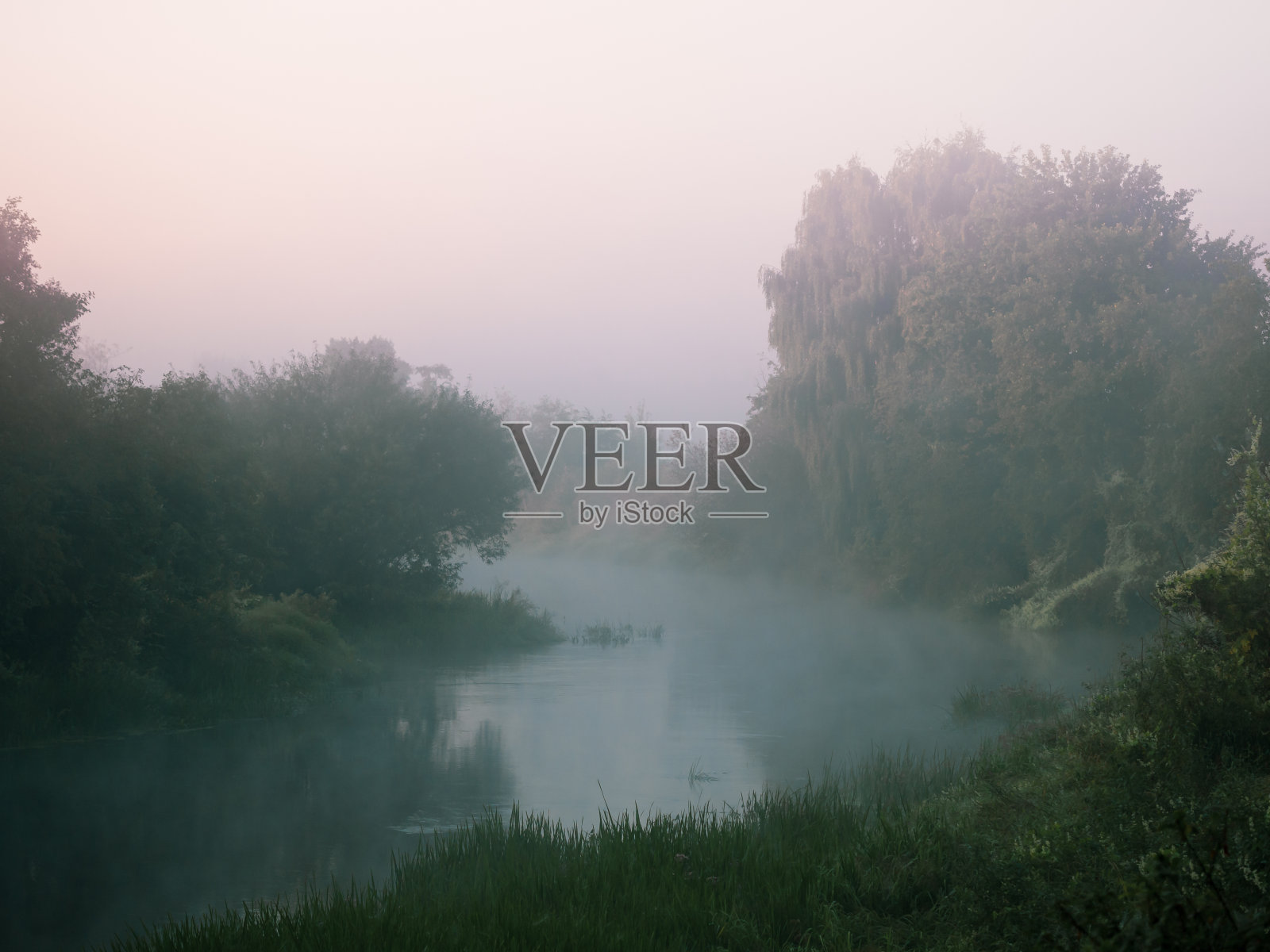 河上的清晨照片摄影图片