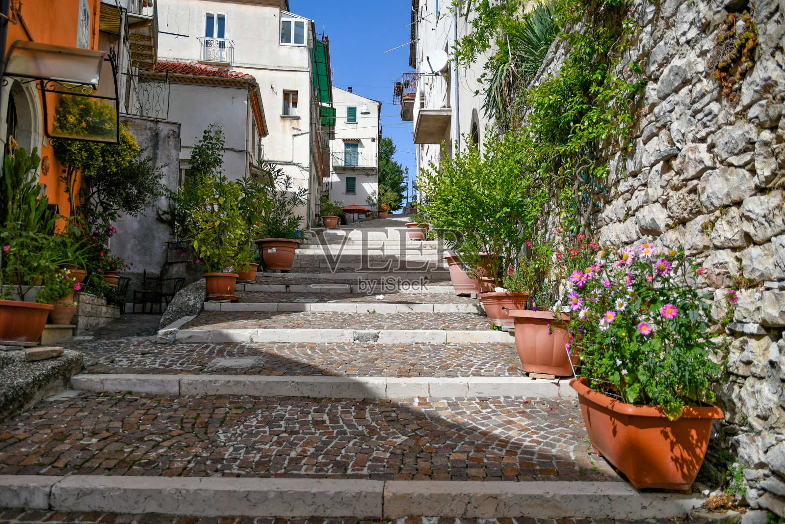 意大利卡皮诺内村。照片摄影图片