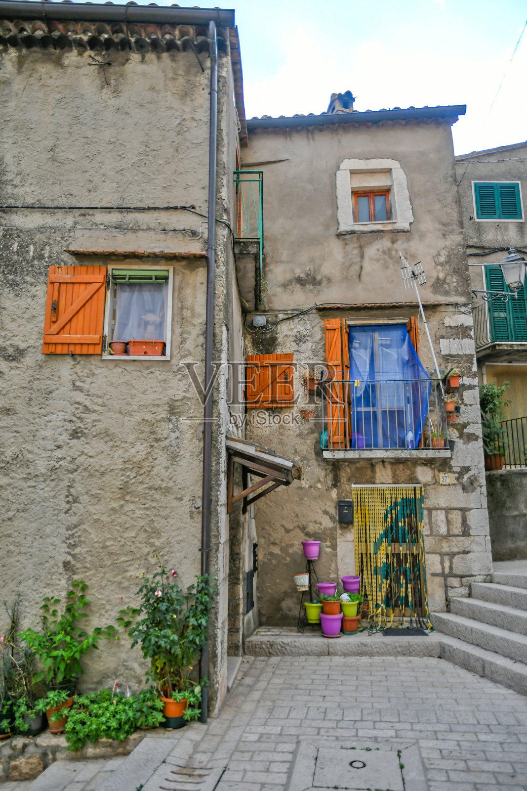 意大利库萨诺·穆特里镇。照片摄影图片