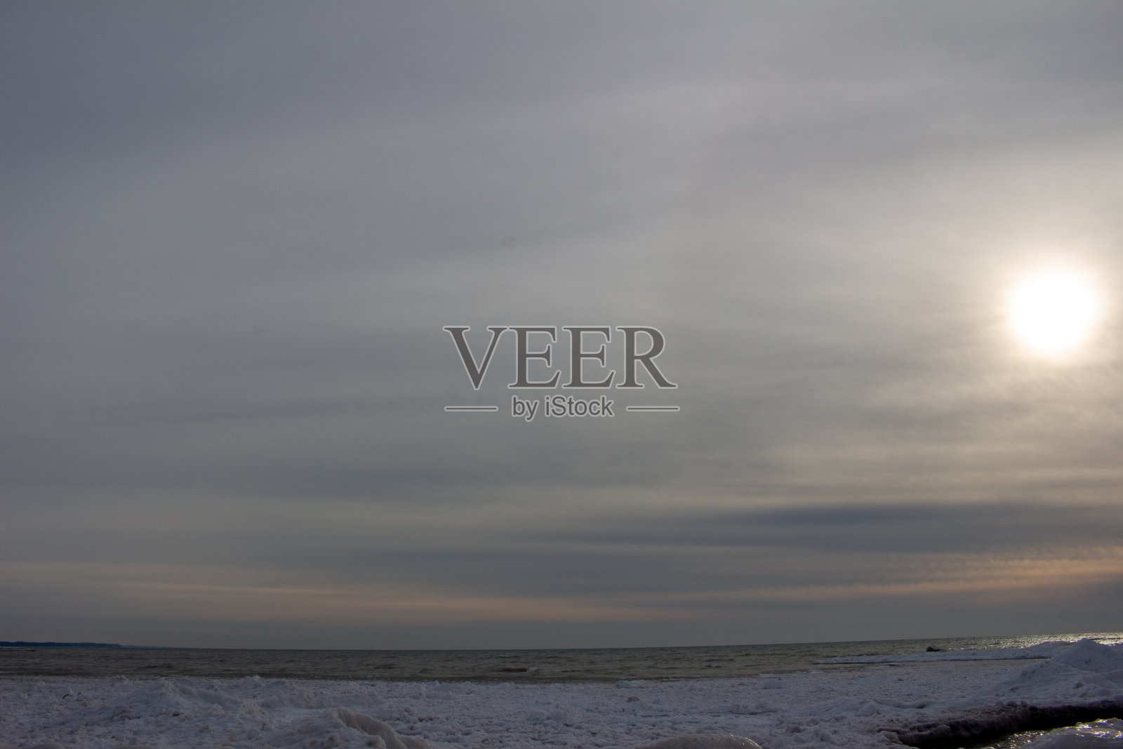 冰冻的湖岸照片摄影图片