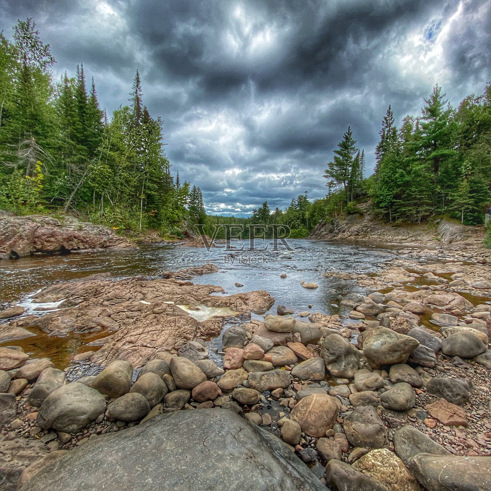 瀑布之巅照片摄影图片