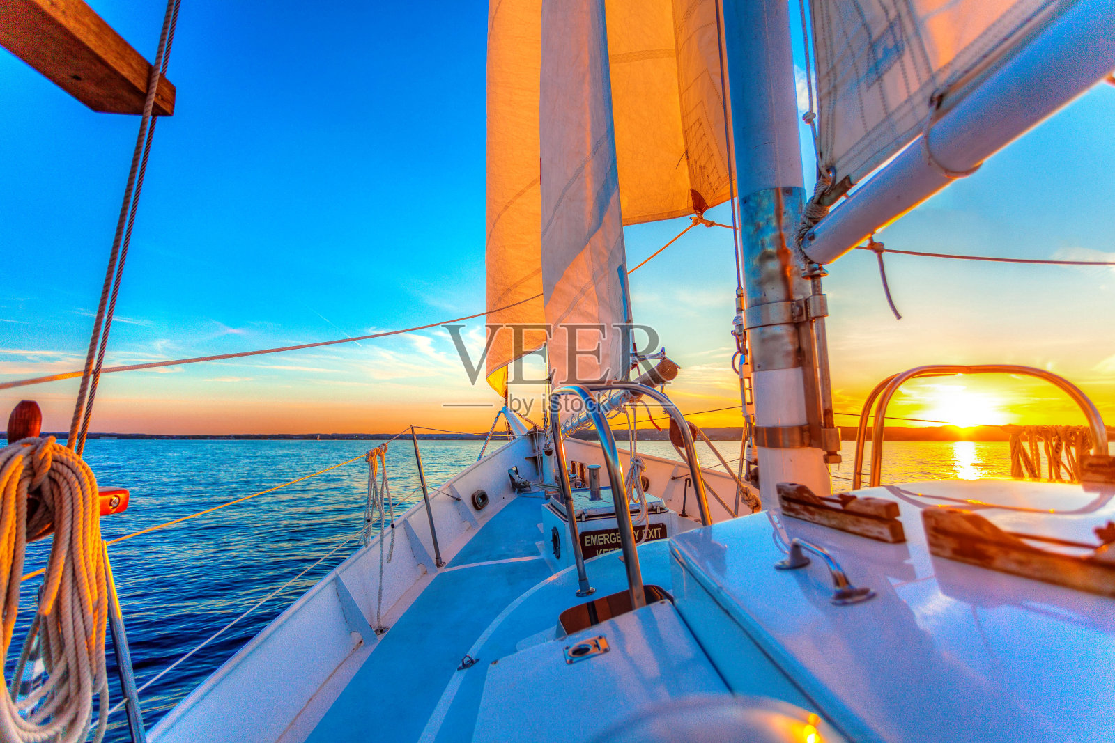 特拉弗斯市密歇根西湾帆船照片摄影图片