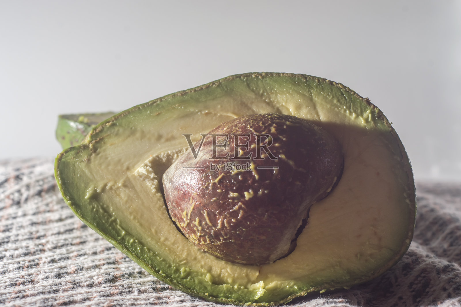 鳄梨酱，红洋葱，欧芹，番茄和鳄梨配料照片摄影图片